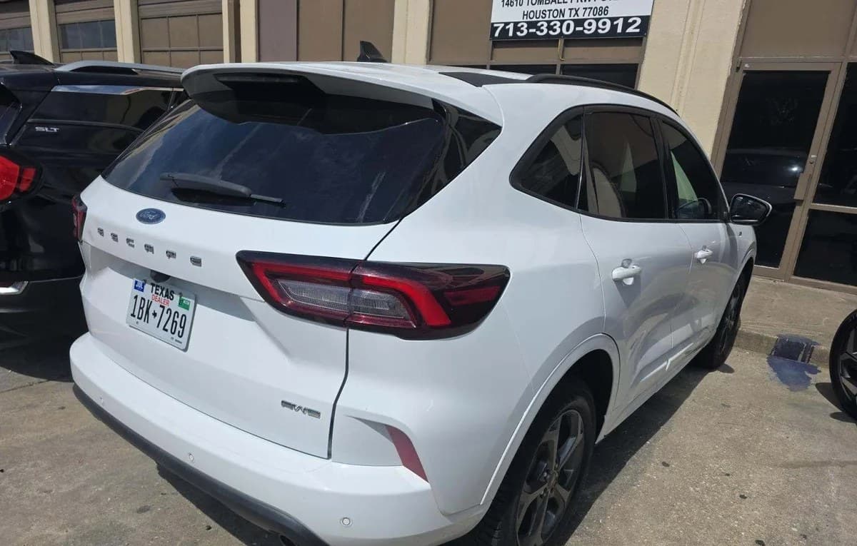 2023 FORD ESCAPE ST-LINE Select 4