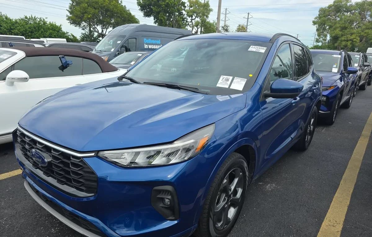 2023 FORD ESCAPE ST-LINE Select 2