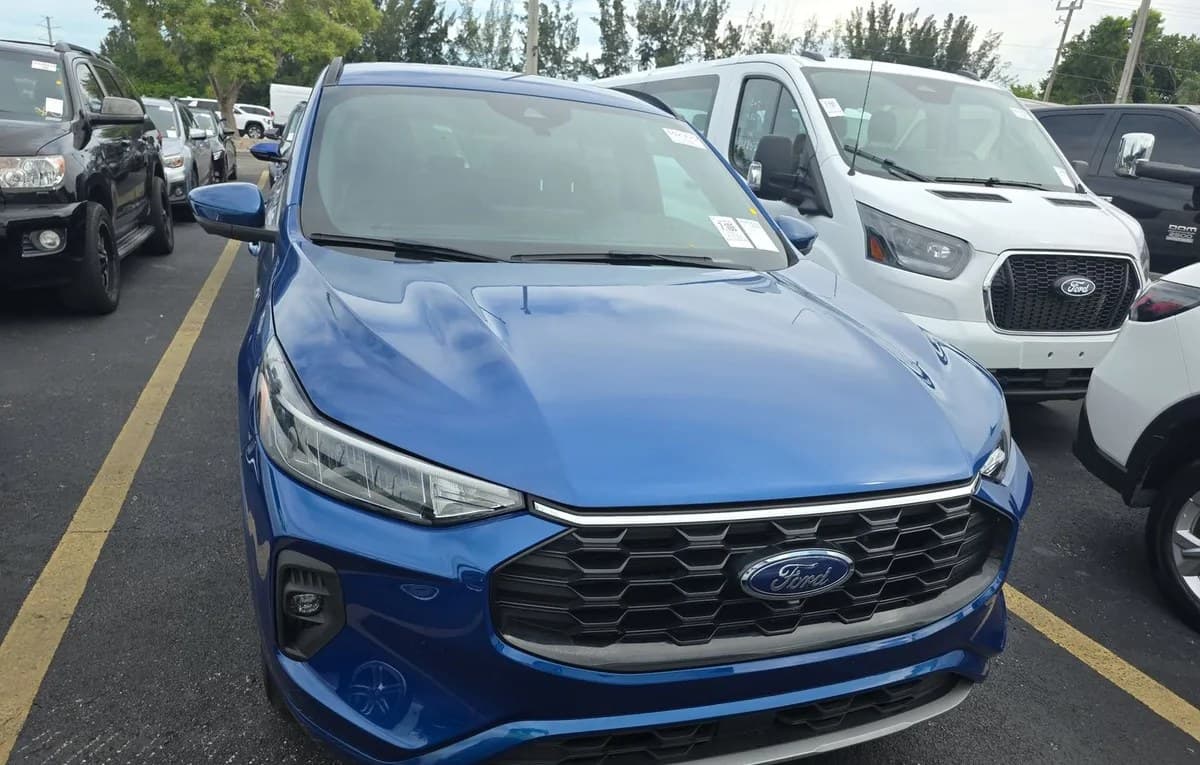 2023 FORD ESCAPE ST-LINE Select 3