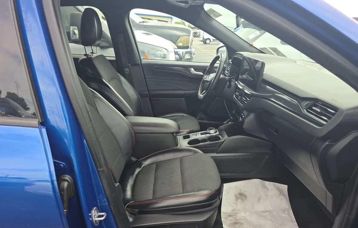 2023 FORD ESCAPE ST-LINE Select 5