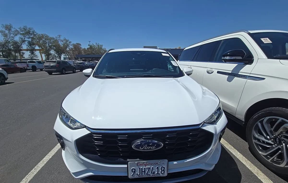 2023 FORD ESCAPE HYBRID ST-LINE SELECT 3