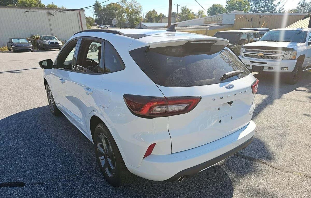 2023 FORD ESCAPE HYBRID ST-LINE Select 3