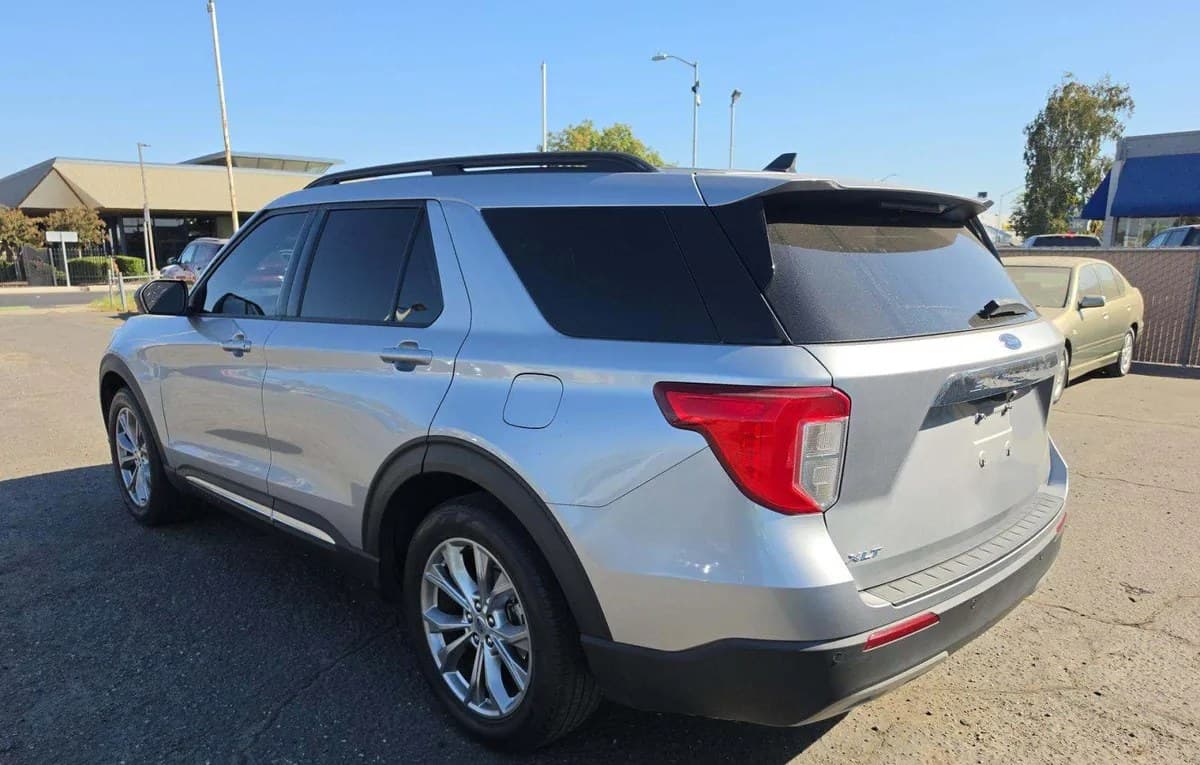 2021 FORD EXPLORER XLT 3