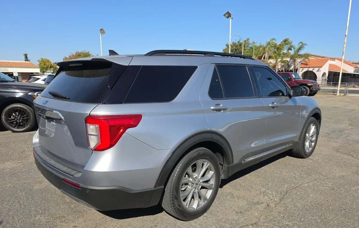 2021 FORD EXPLORER XLT 4