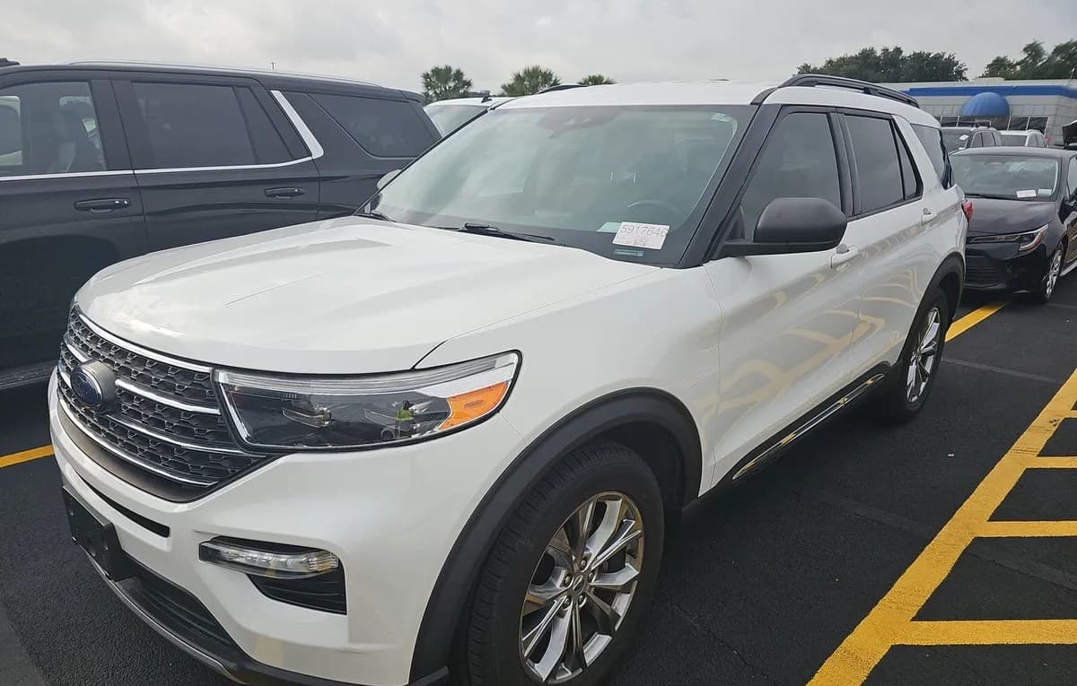 2022 FORD EXPLORER XLT 2