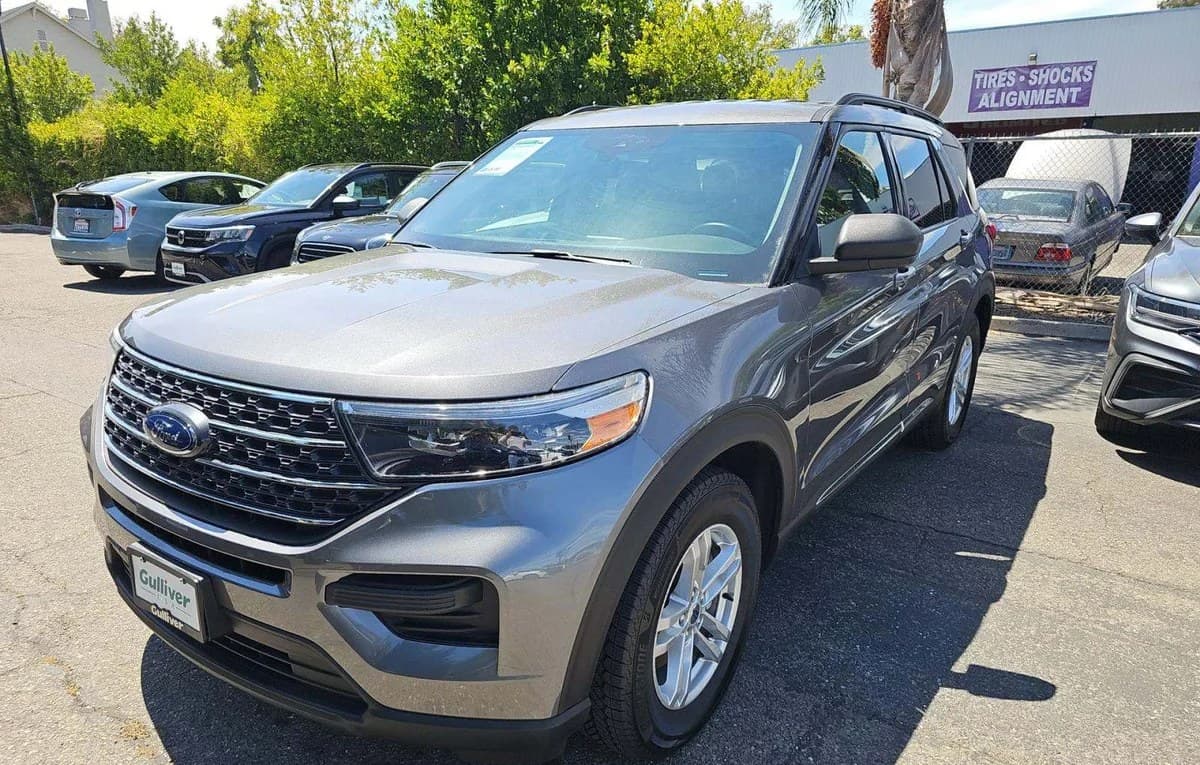 2022 FORD EXPLORER XLT 2