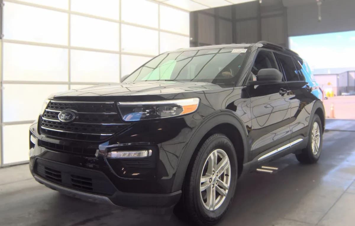 2023 FORD EXPLORER XLT 2