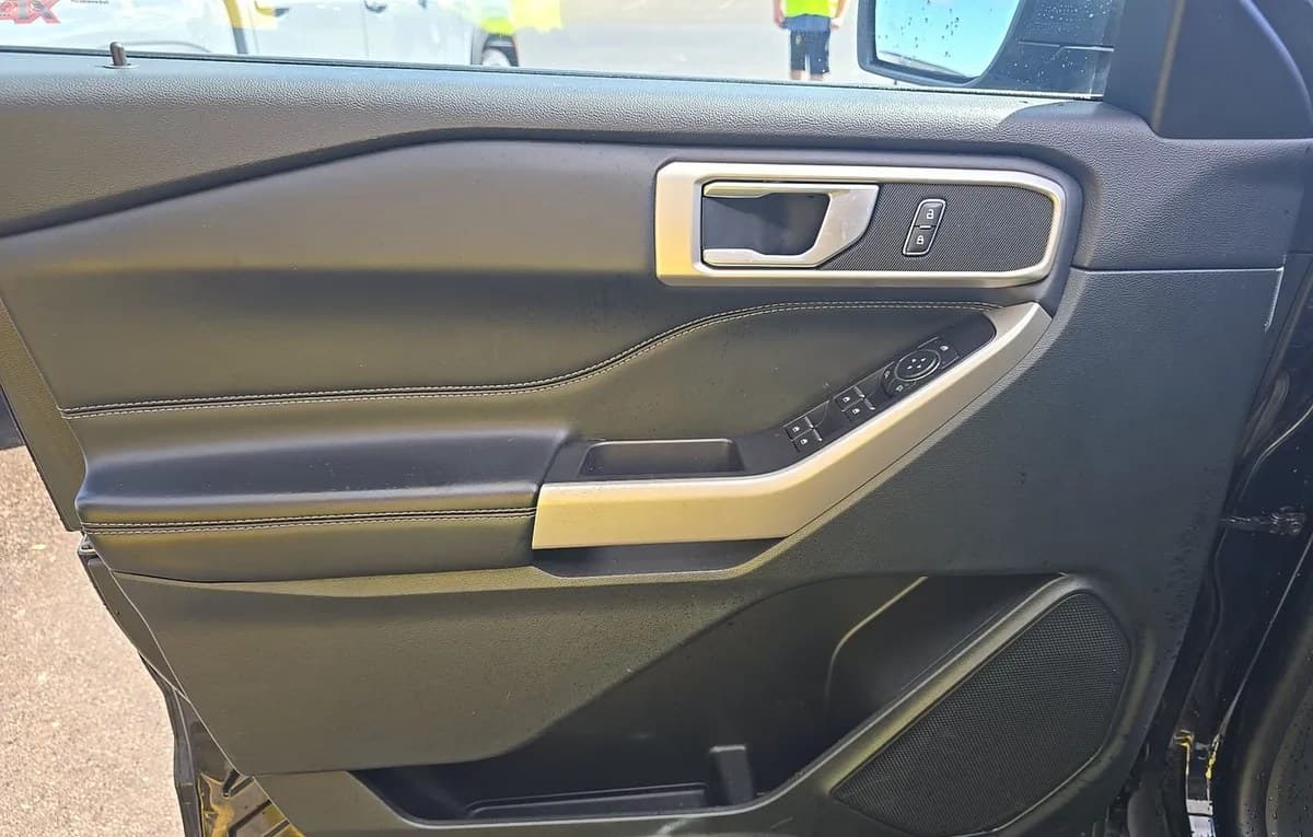 2023 FORD EXPLORER XLT 6