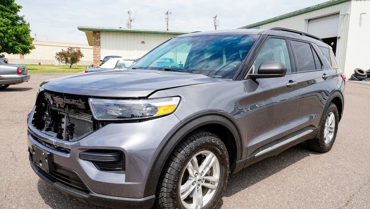 2023 FORD EXPLORER XLT 2