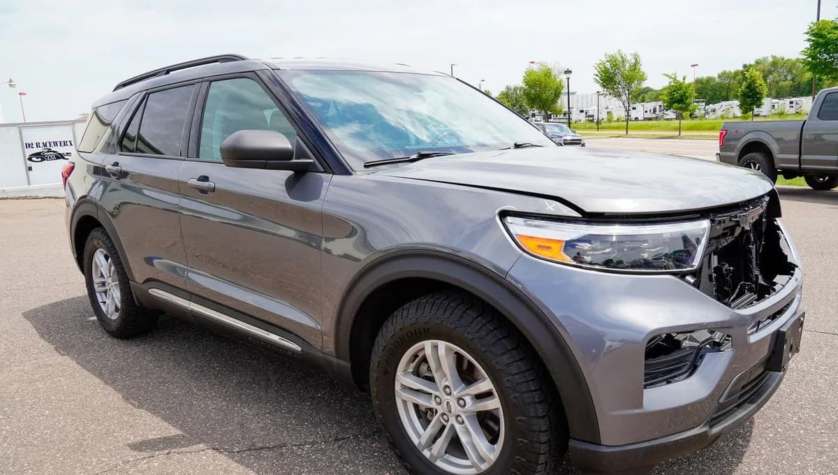 2023 FORD EXPLORER XLT 4