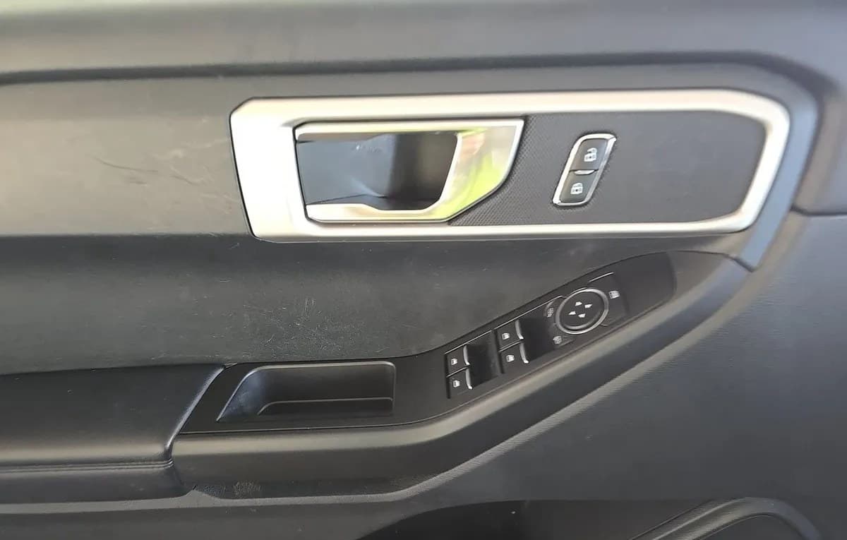 2021 FORD EXPLORER Base 6
