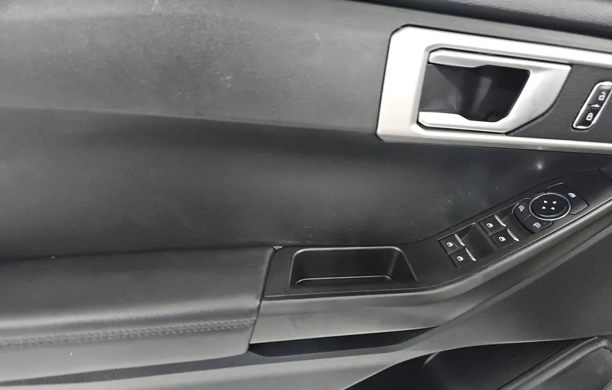 2023 FORD EXPLORER Base 6