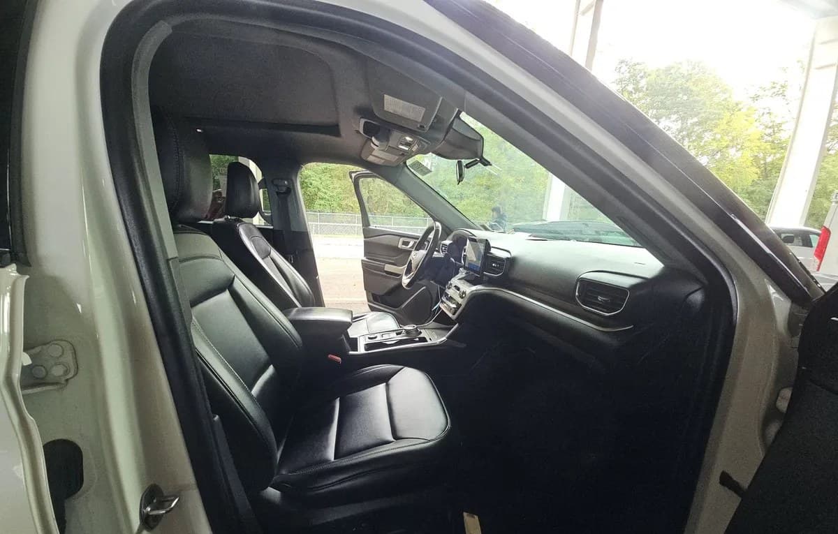 2022 FORD EXPLORER XLT 5