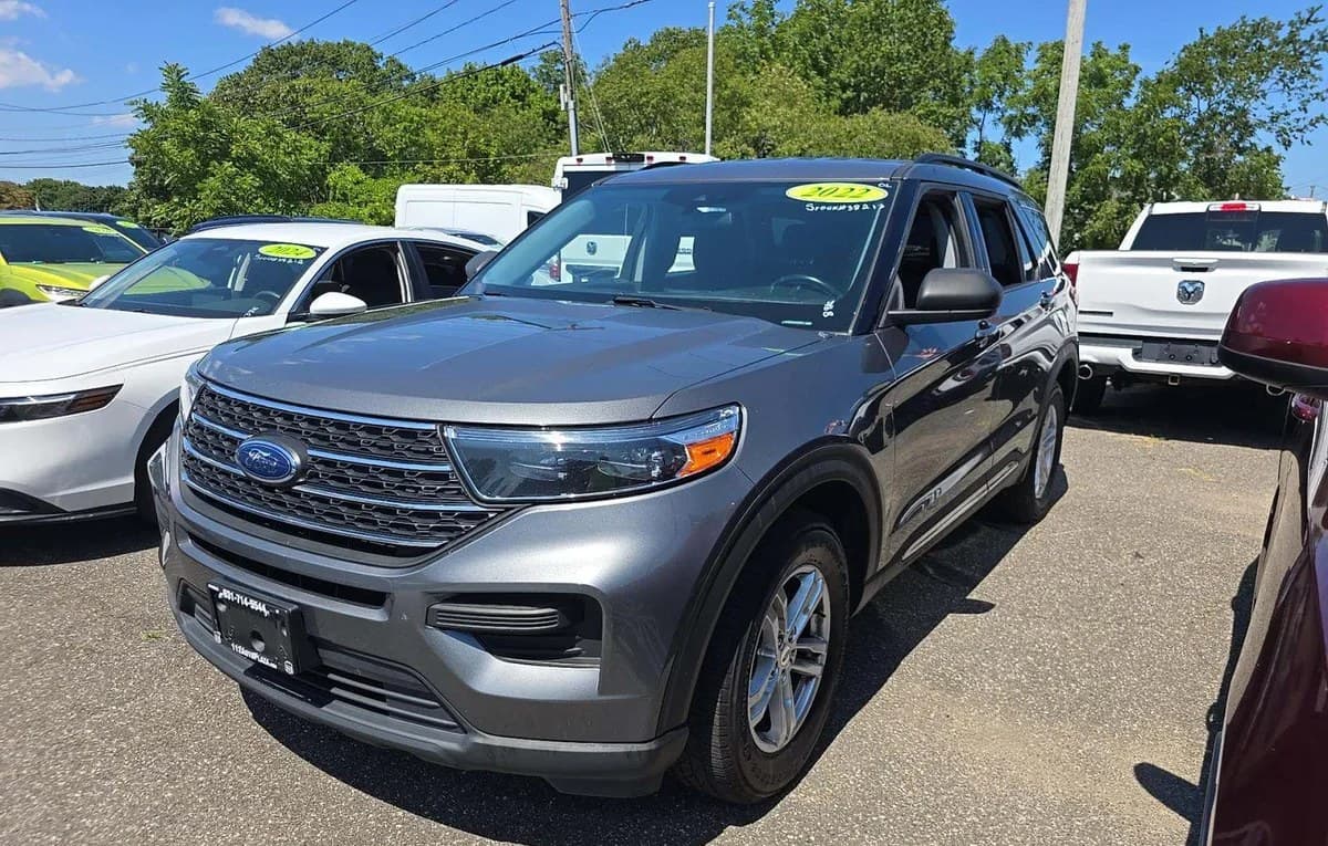 2022 FORD EXPLORER XLT 2