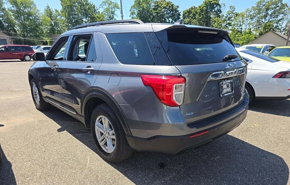 2022 FORD EXPLORER XLT 3
