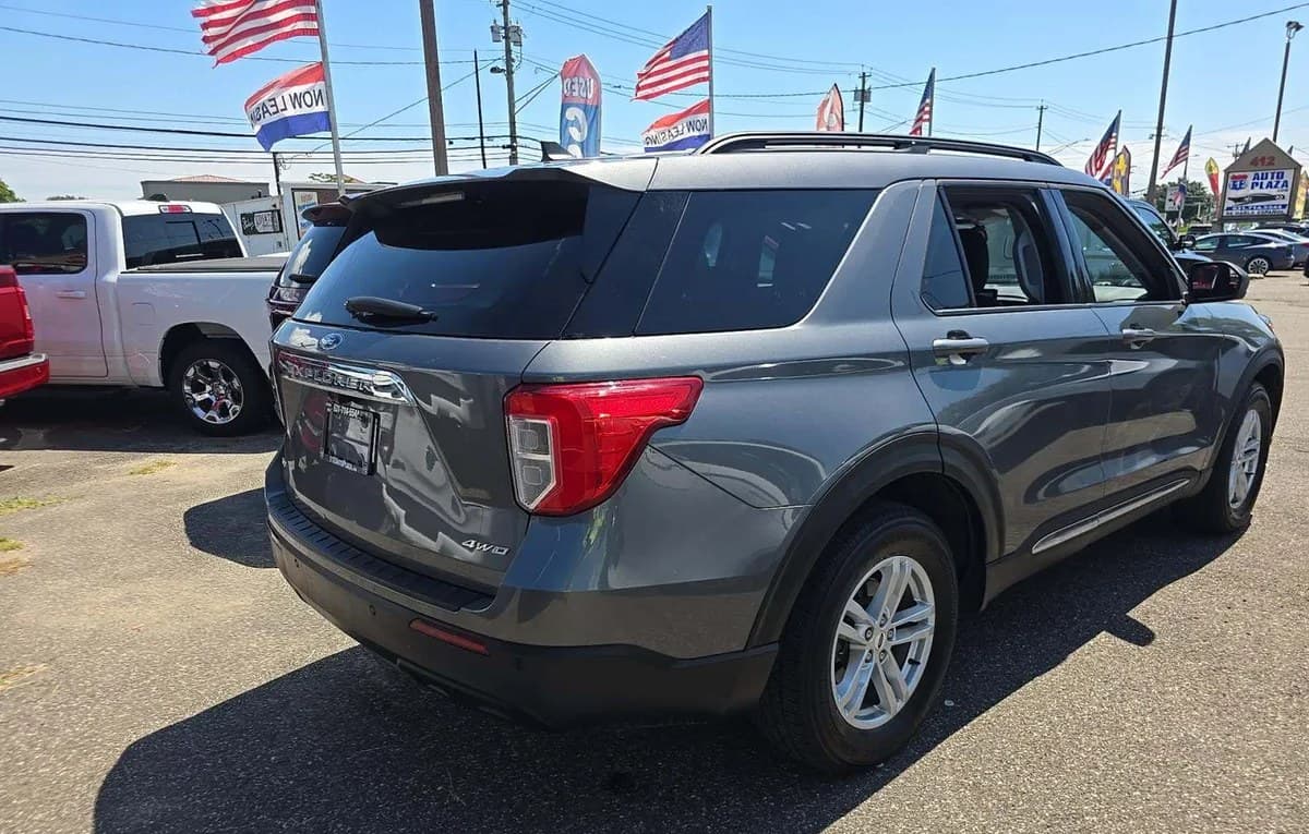 2022 FORD EXPLORER XLT 4