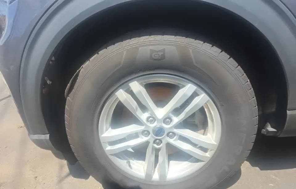 2022 FORD EXPLORER XLT 5
