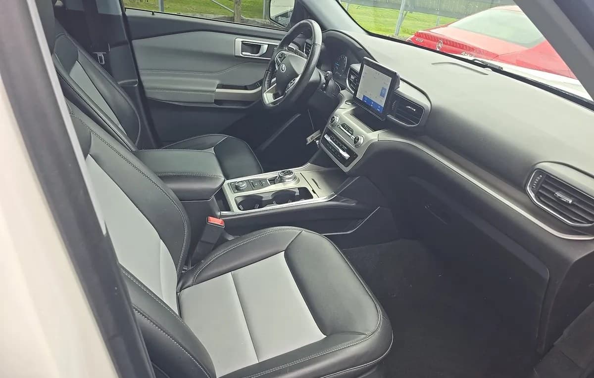 2022 FORD EXPLORER XLT 5