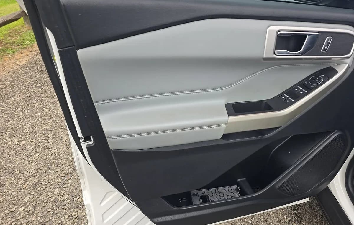 2022 FORD EXPLORER XLT 6