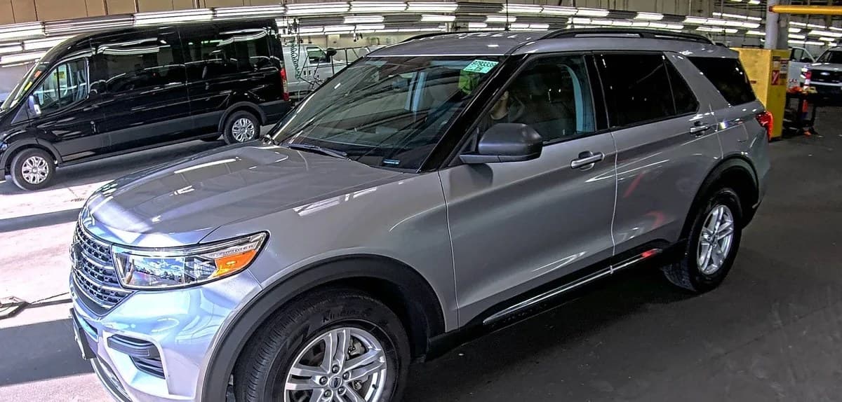 2023 FORD EXPLORER XLT 2