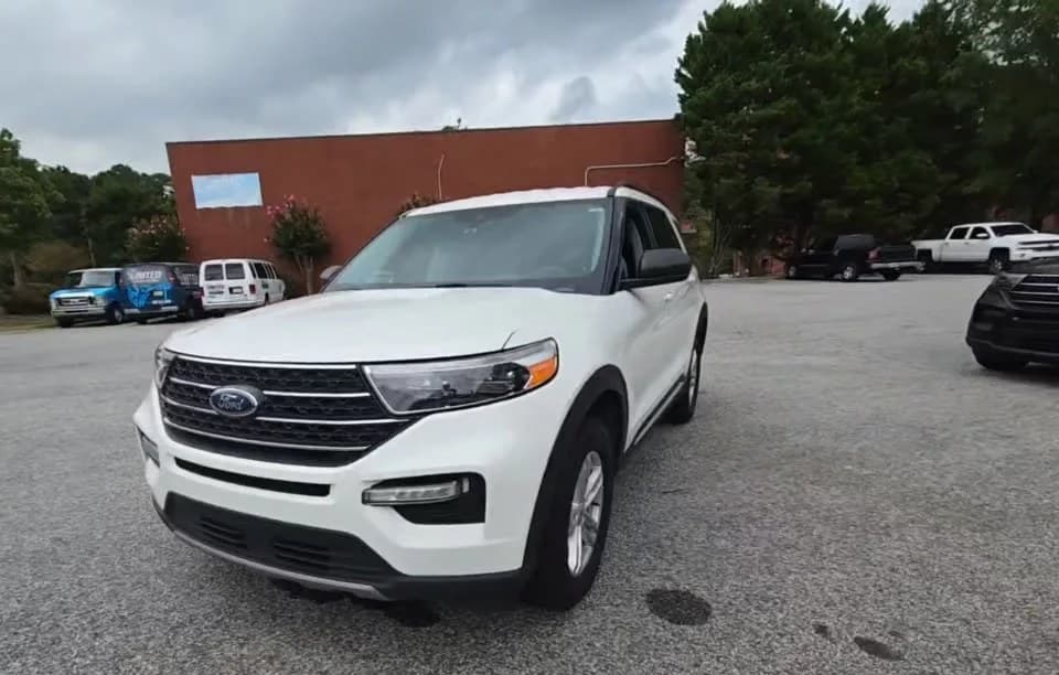 2022 FORD EXPLORER XLT 2