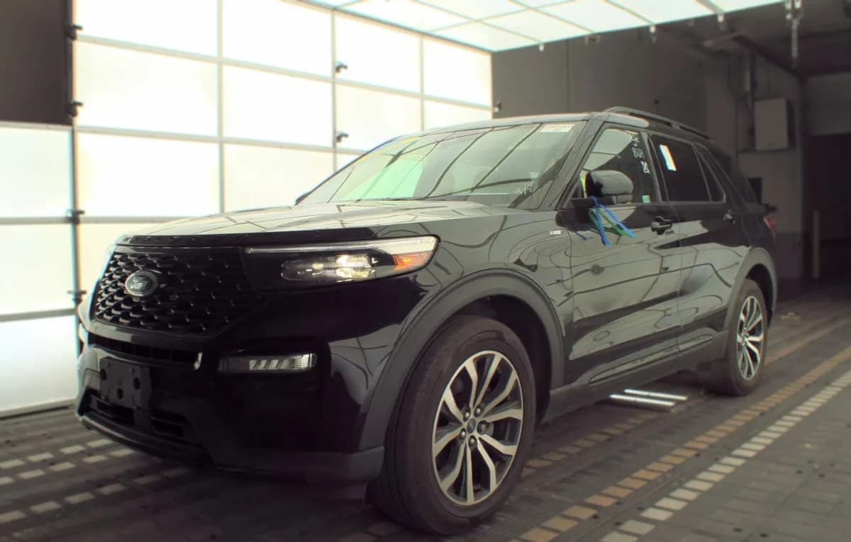 2022 FORD EXPLORER ST-Line 2