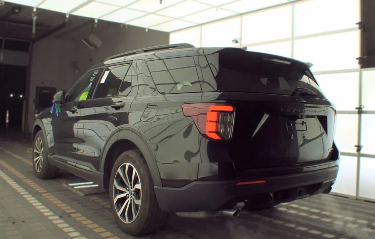 2022 FORD EXPLORER ST-Line 5