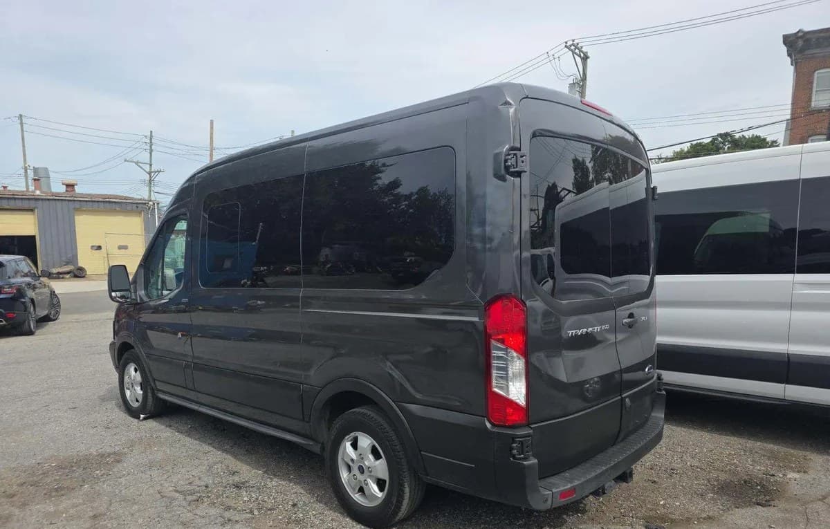 2017 FORD TRANSIT 150 XLT 3