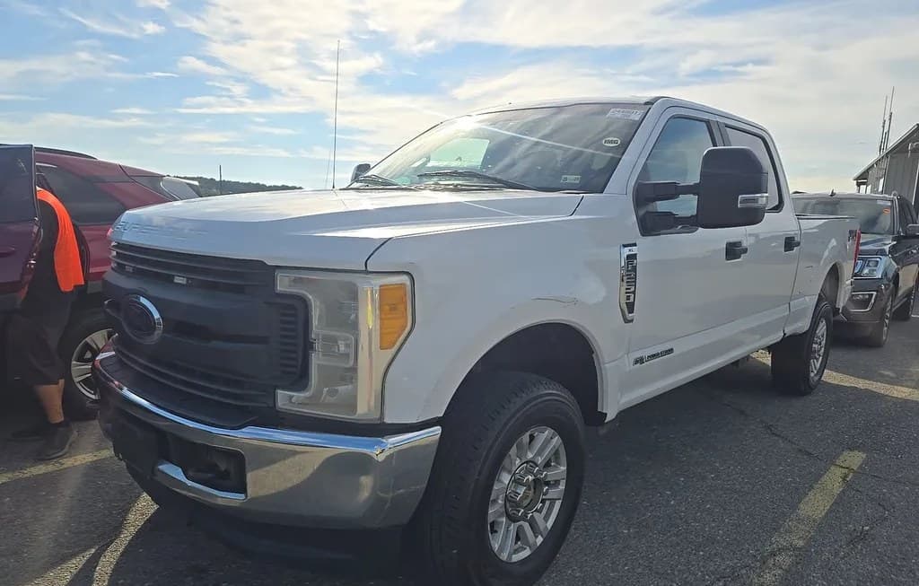 2017 FORD SUPER DUTY F-250 XL CREW CAB MEDIUM BED 1