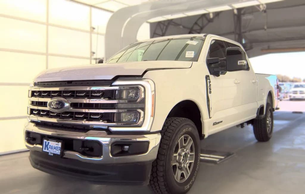 2024 FORD SUPER DUTY F-250 LARIAT CREW CAB MEDIUM BED