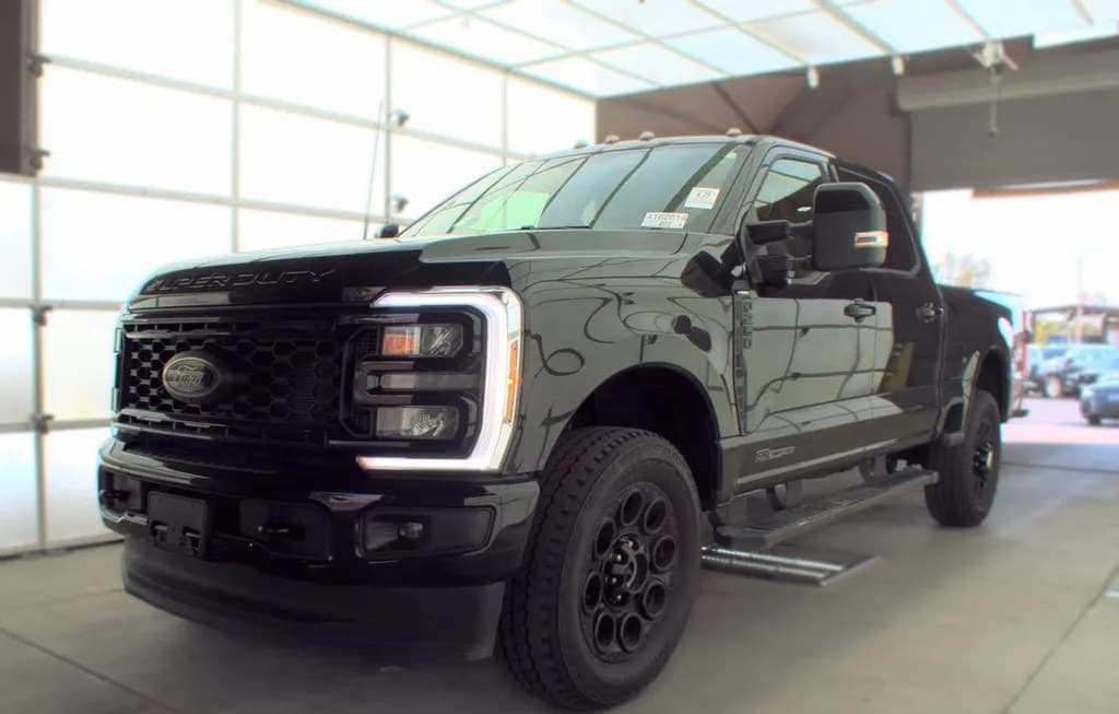 2025 FORD SUPER DUTY F-250 LARIAT CREW CAB MEDIUM BED