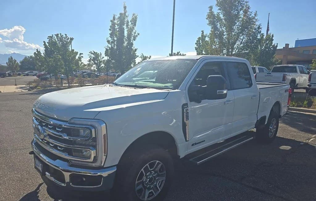 2025 FORD SUPER DUTY F-250 LARIAT CREW CAB MEDIUM BED