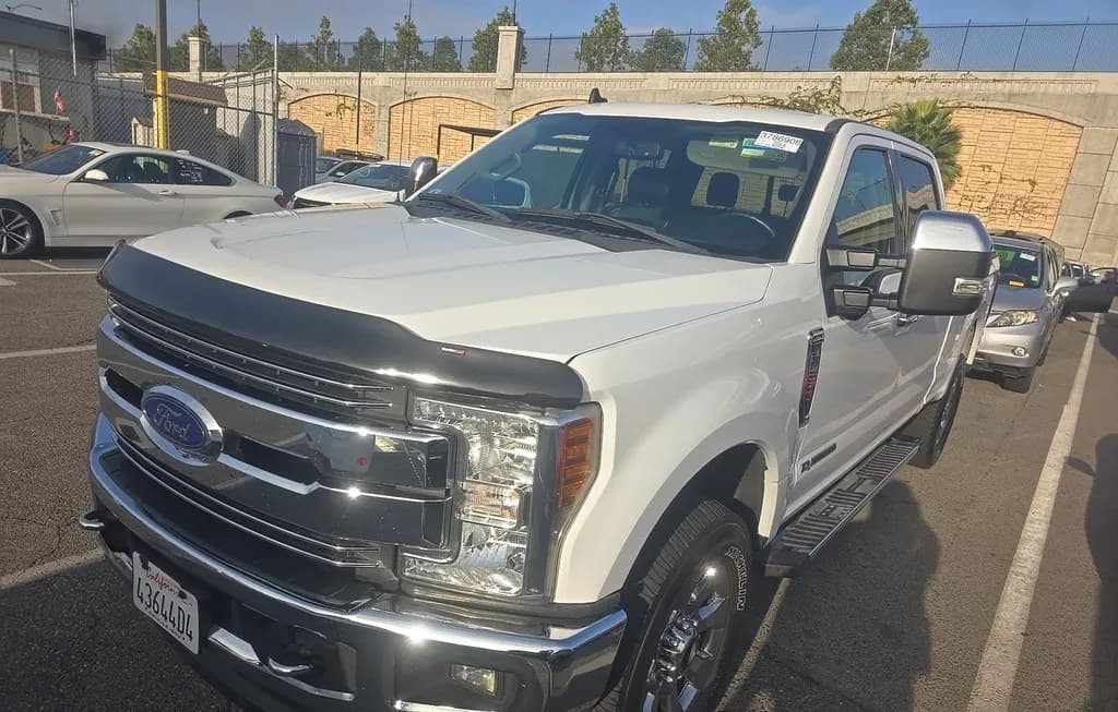 2019 FORD SUPER DUTY F-250 LARIAT CREW CAB MEDIUM BED