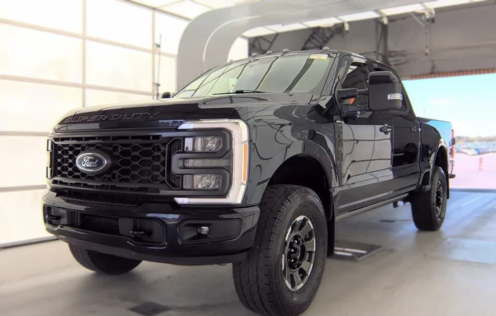 2023 FORD SUPER DUTY F-250 LARIAT CREW CAB MEDIUM BED