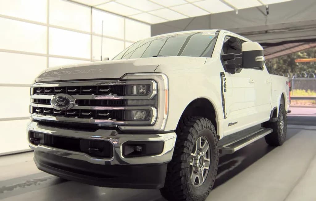 2023 FORD SUPER DUTY F-250 LARIAT CREW CAB MEDIUM BED