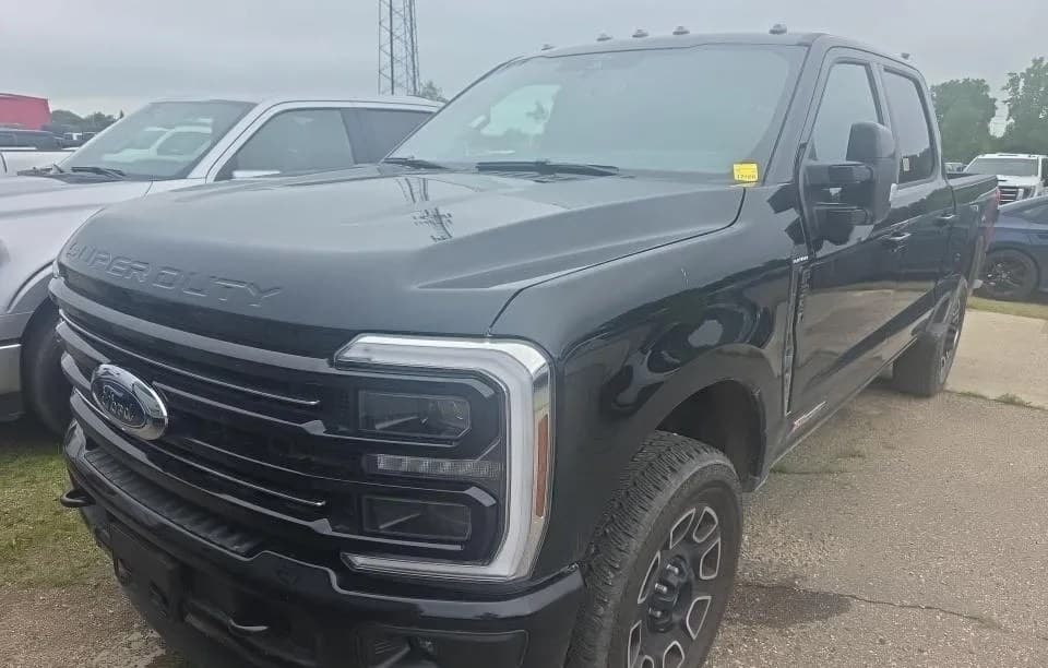 2026 FORD SUPER DUTY F-350 PLATINUM CREW CAB MEDIUM BED