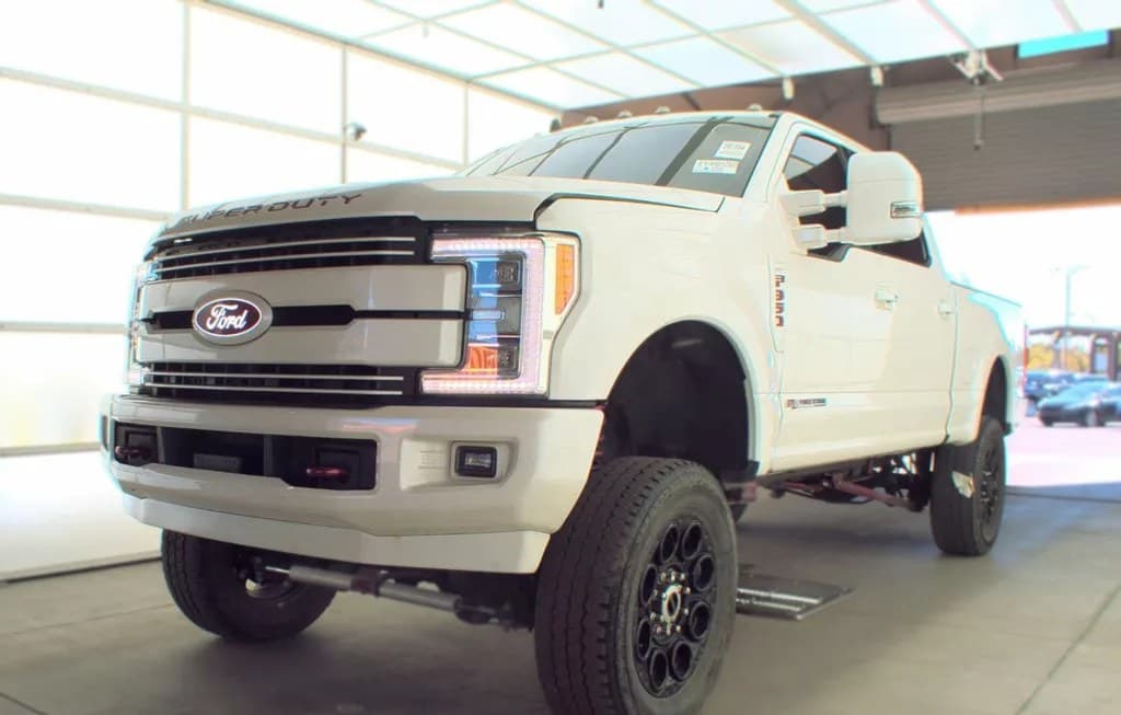 2019 FORD SUPER DUTY F-350 LARIAT CREW CAB MEDIUM BED