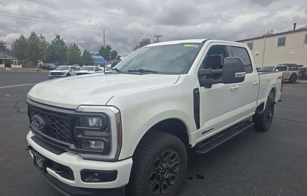 2024 FORD SUPER DUTY F-350 LARIAT CREW CAB MEDIUM BED