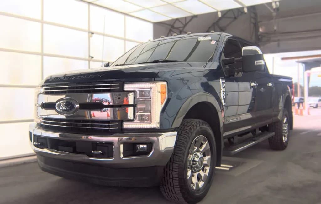 2017 FORD SUPER DUTY F-350 LARIAT CREW CAB MEDIUM BED