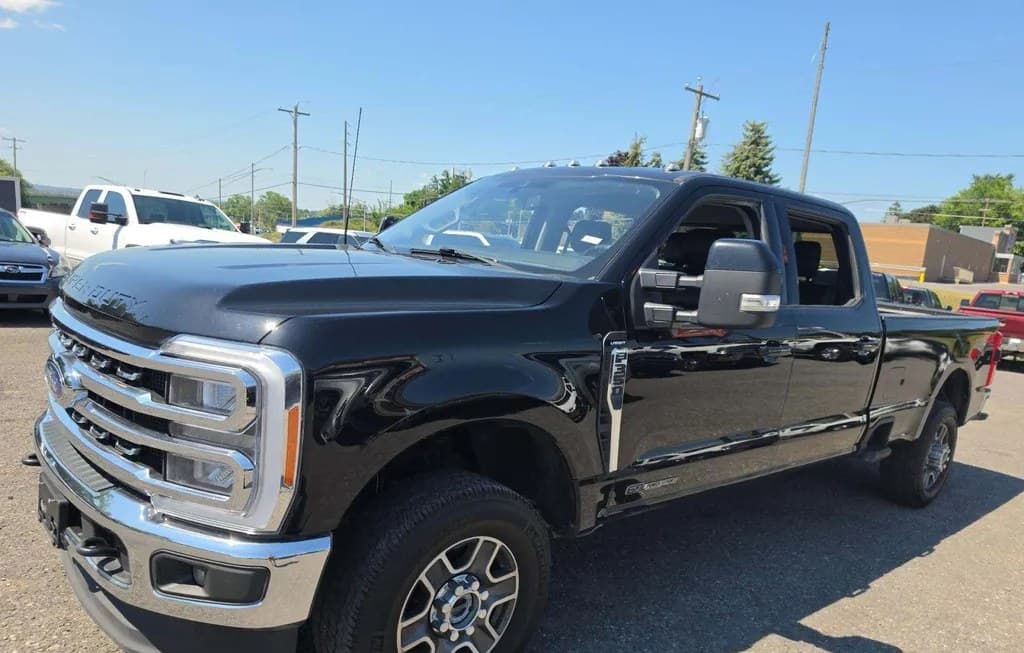 2023 FORD SUPER DUTY F-350 LARIAT CREW CAB LONG BED