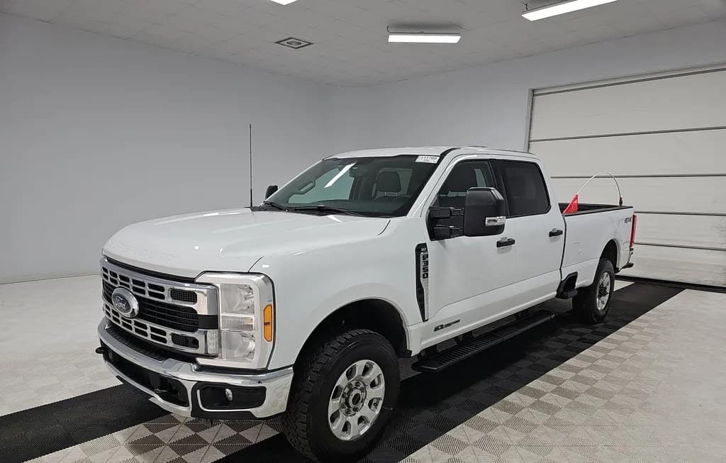 2023 FORD SUPER DUTY F-350 XLT CREW CAB LONG BED