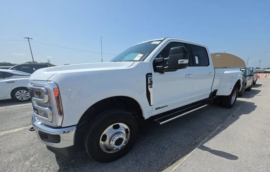 2025 FORD SUPER DUTY F-350 LARIAT CREW CAB LONG BED DRW