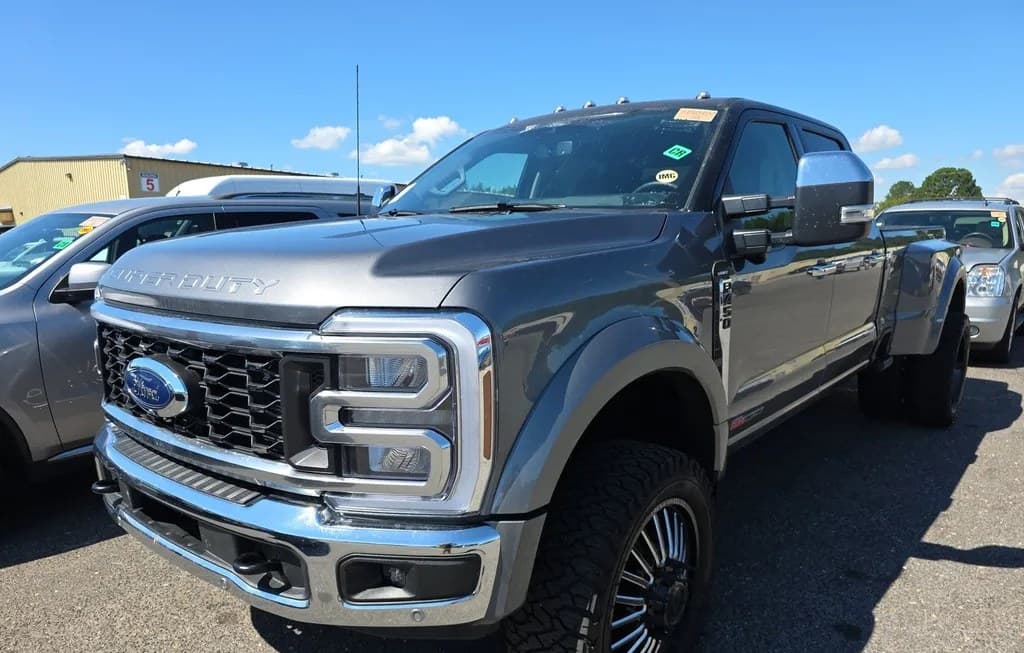 2025 FORD SUPER DUTY F-450 LARIAT CREW CAB LONG BED DRW