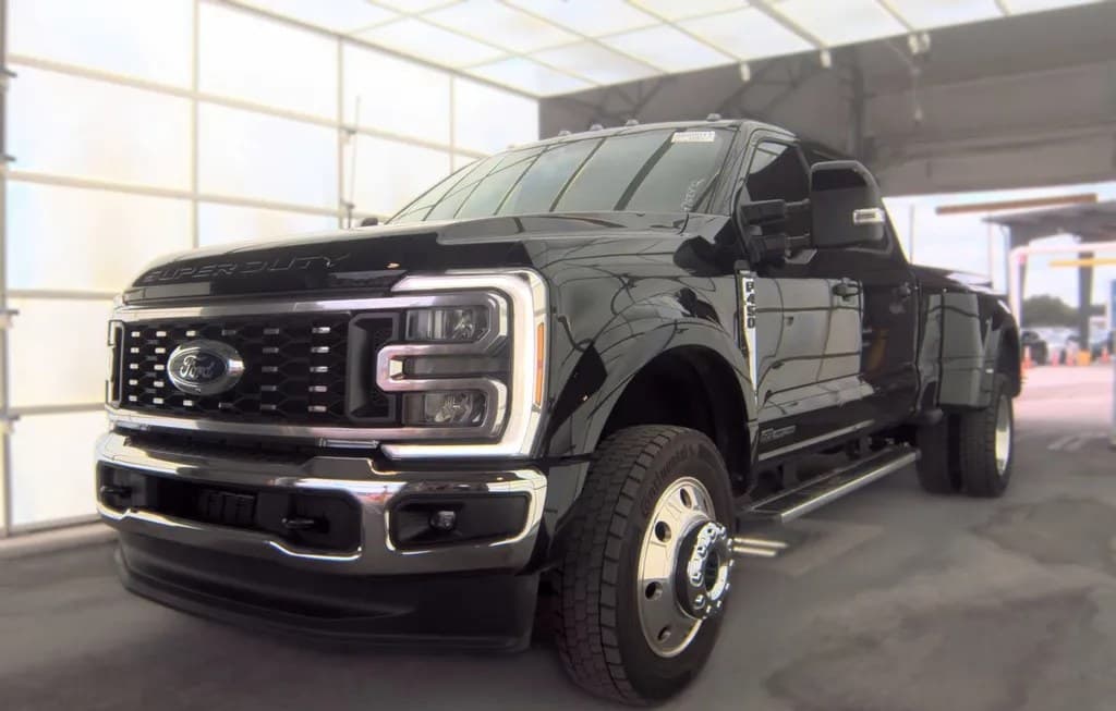 2025 FORD SUPER DUTY F-450 LARIAT CREW CAB LONG BED DRW