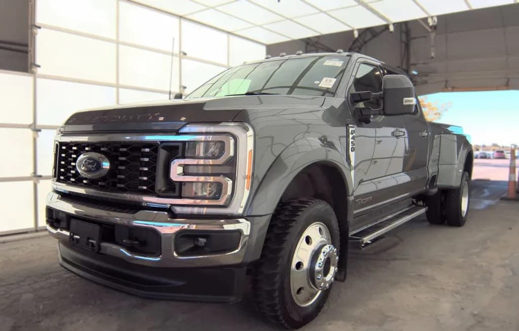 2023 FORD SUPER DUTY F-450 LARIAT CREW CAB LONG BED DRW