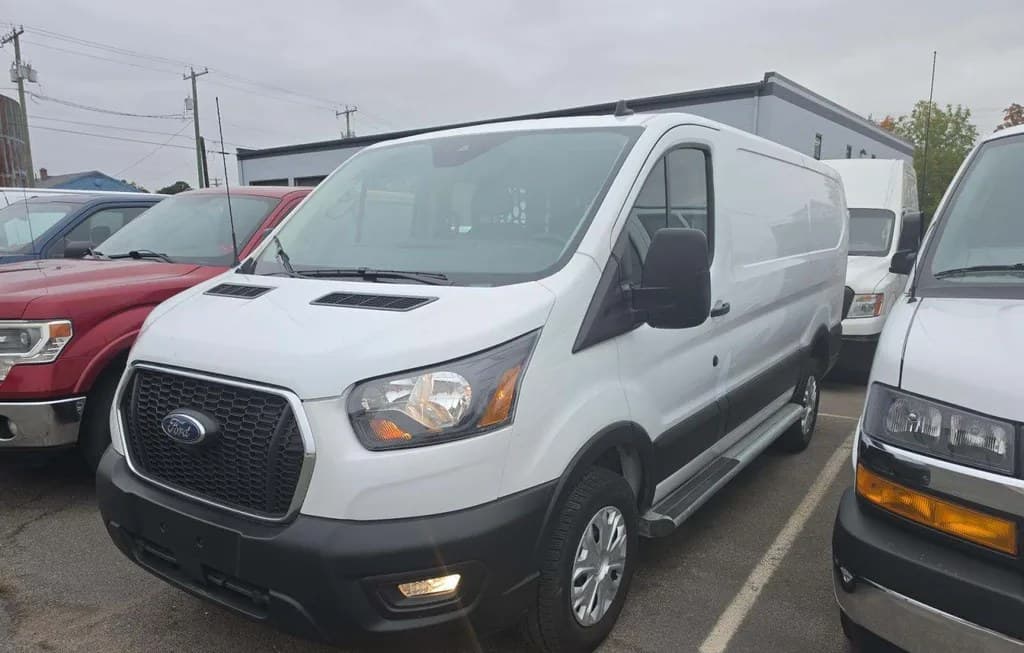2025 FORD TRANSIT 250 CARGO VAN LOW ROOF 130.0" WB