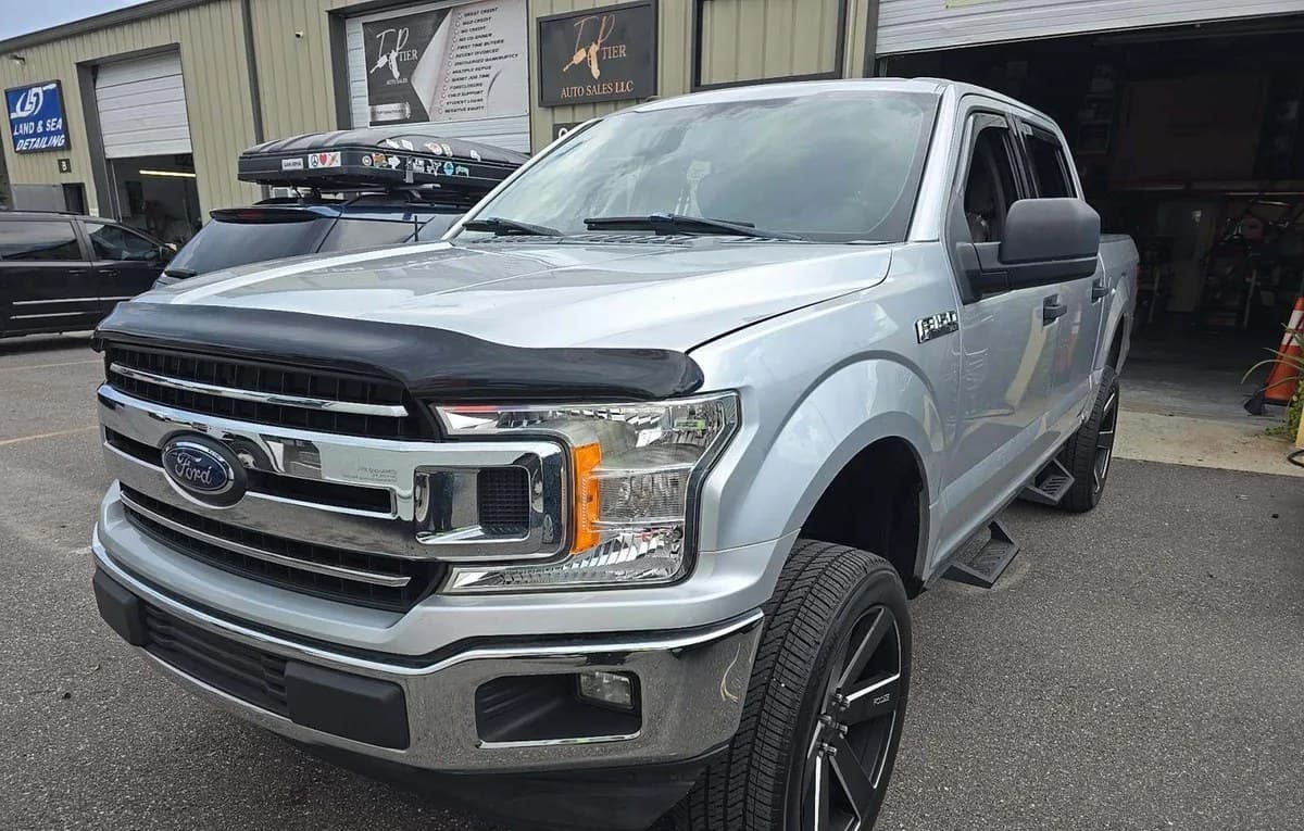 2018 FORD F-150 XLT CREW CAB SHORT BED 2