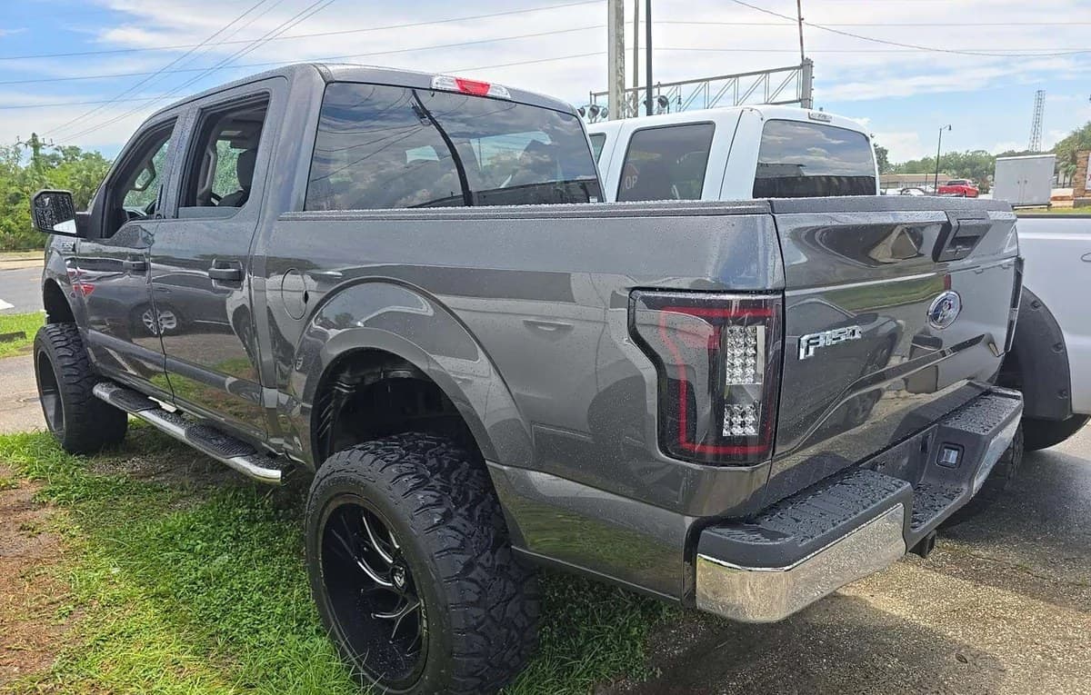 2017 FORD F-150 XLT CREW CAB SHORT BED 3