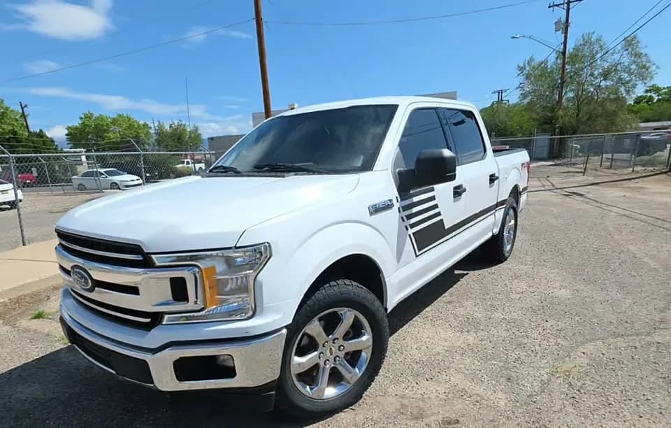 2018 FORD F-150 XLT CREW CAB SHORT BED 2