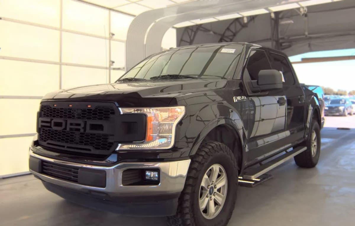 2018 FORD F-150 XLT CREW CAB SHORT BED 2